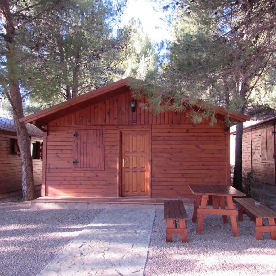 Camping-Bungalows Ciudad De Альбаррасин Экстерьер фото